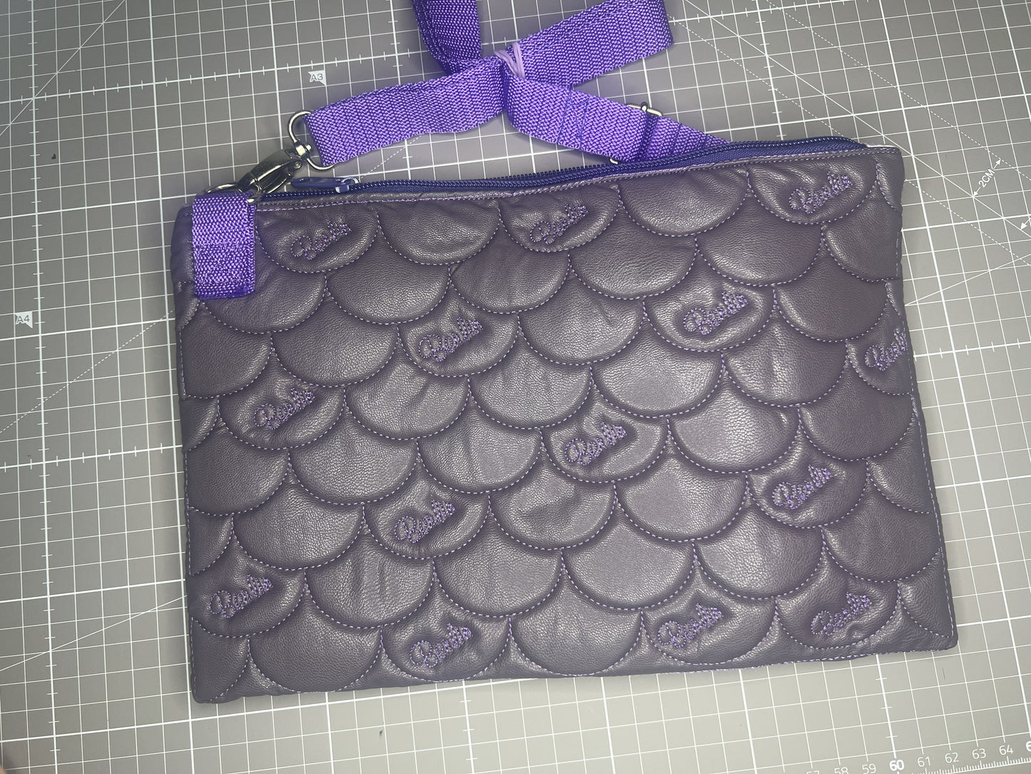 Crossbag - Berlin Bag - Lila - Handmade