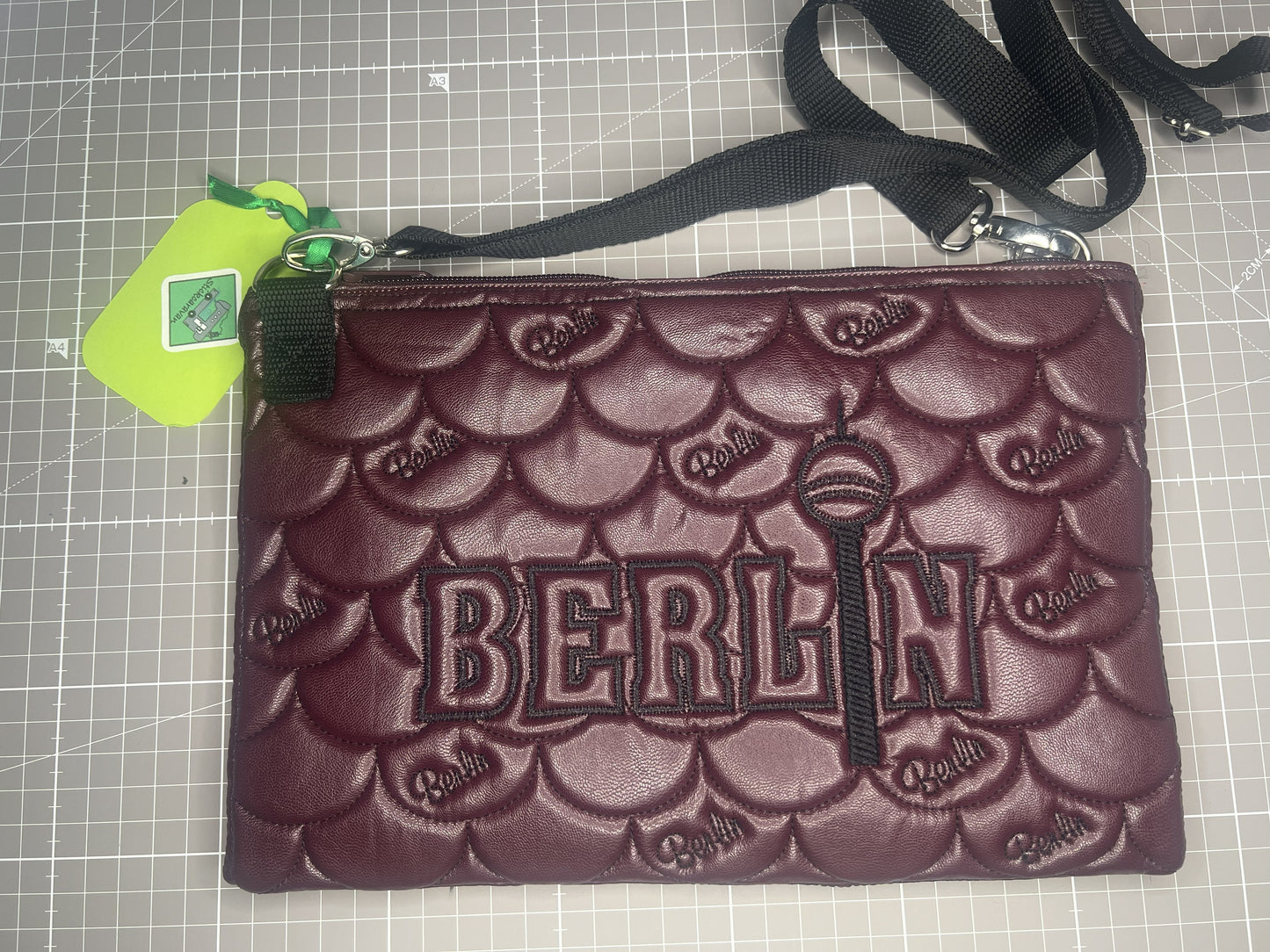 Crossbag - Berlin Bag - Weinrot - Handmade